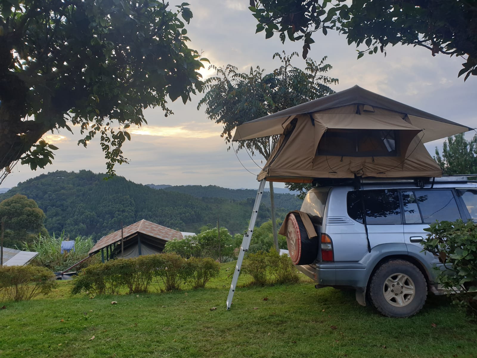 Car rent Uganda - Laba Africa Expeditions