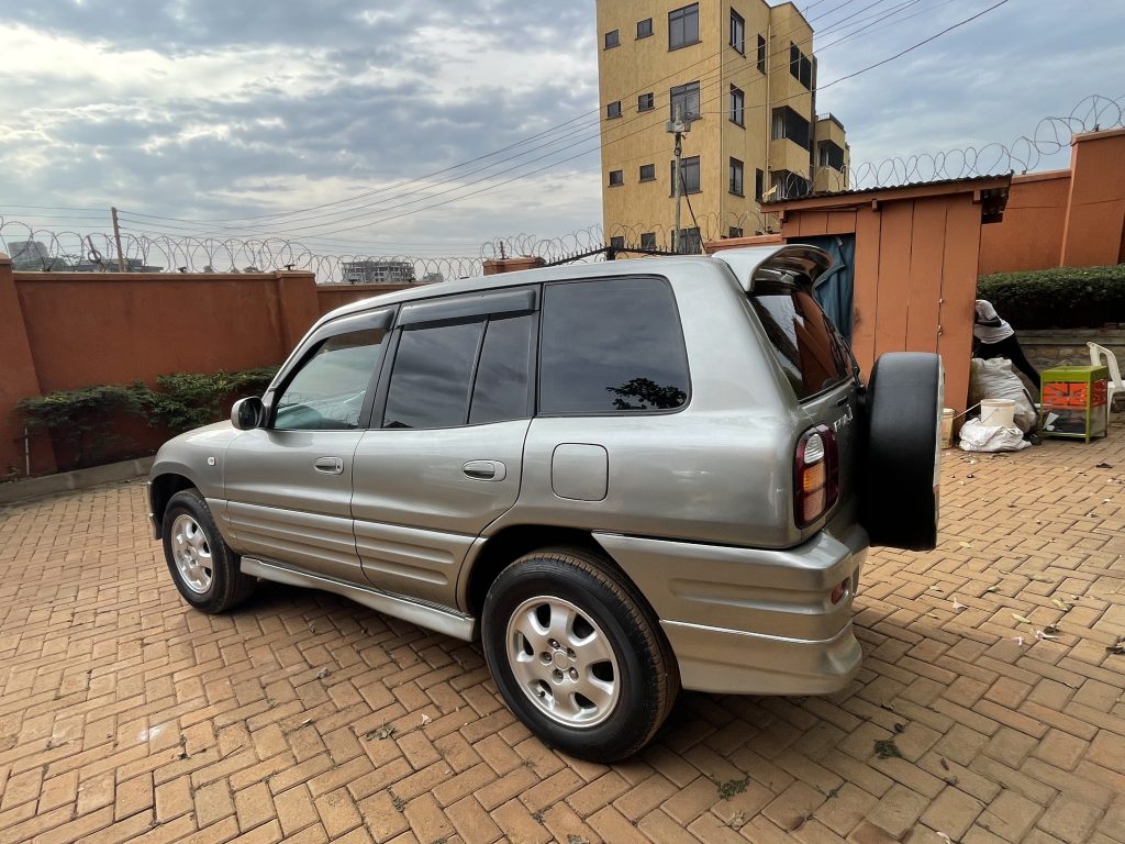 Location de voiture 4x4 en Ouganda