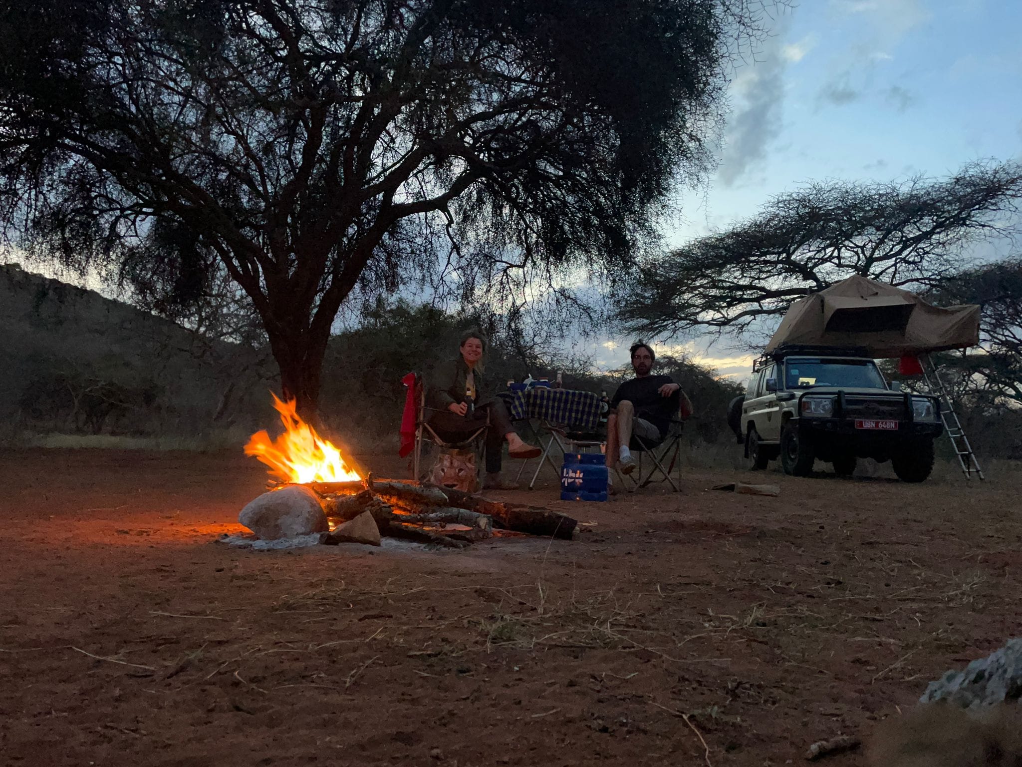 tourists-in-a-campsite-in-kenya-with-a-roof-tent-by-laba-africa-expeditions